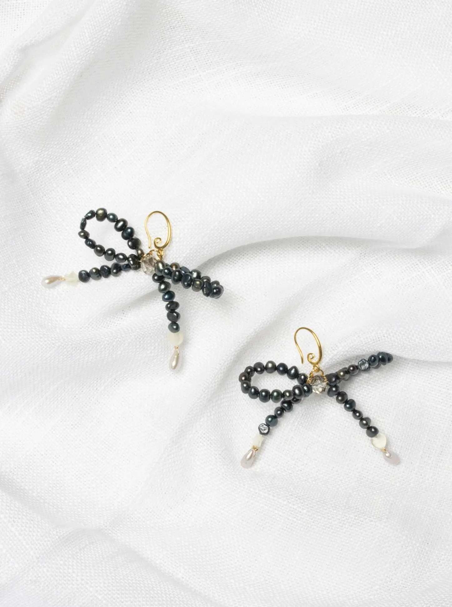 Studio Viv - Navy Bow Earrings